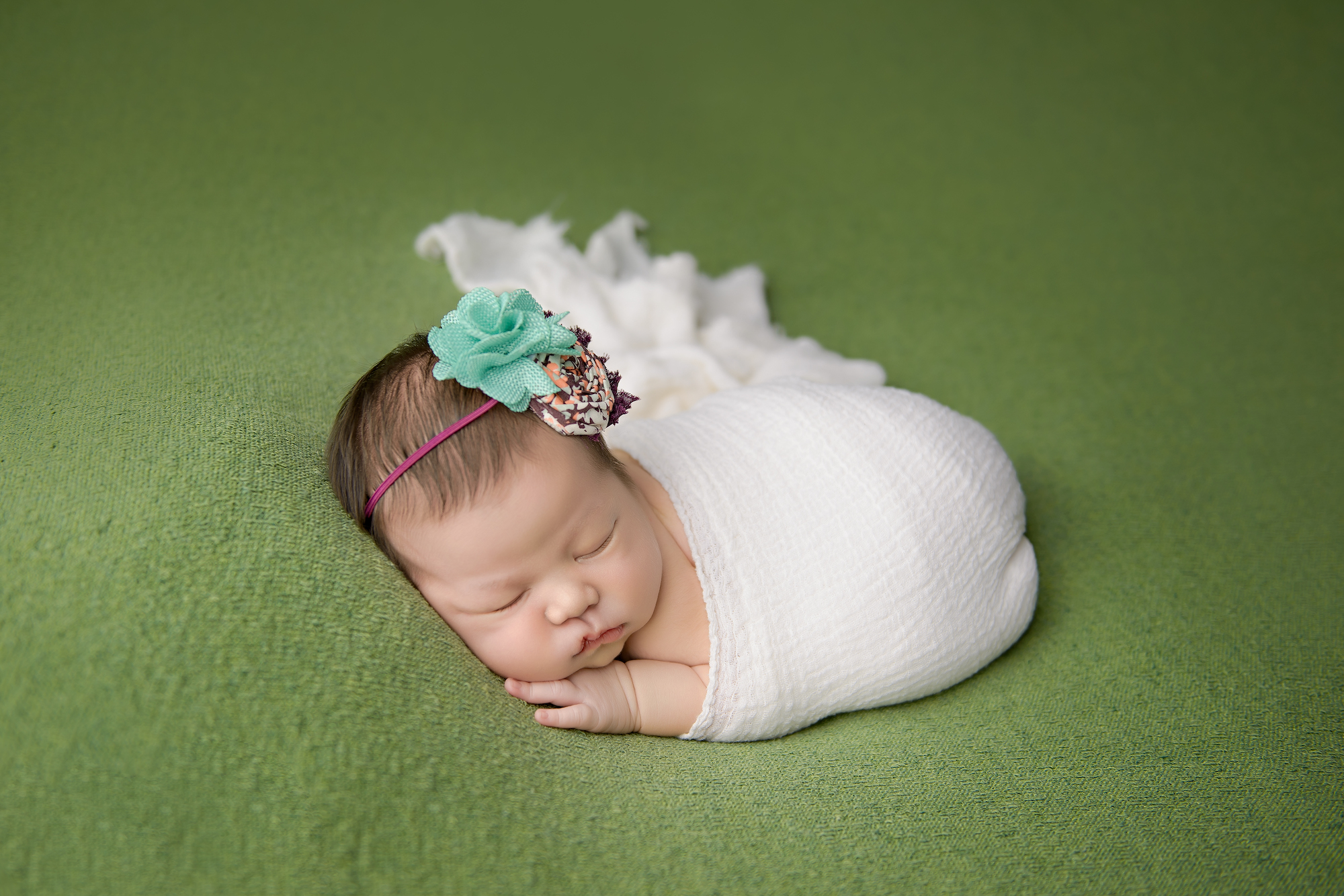 Newborn Photography Baby Green Backdrop White Wrap