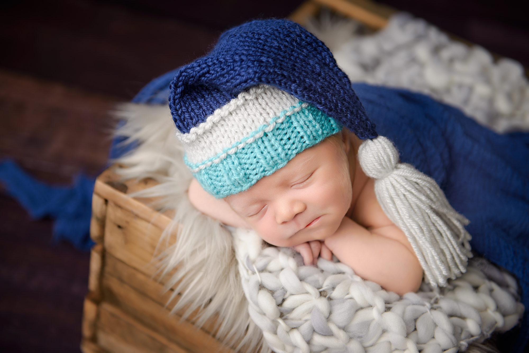 Newborn Photography Baby Wearing Blue Hat