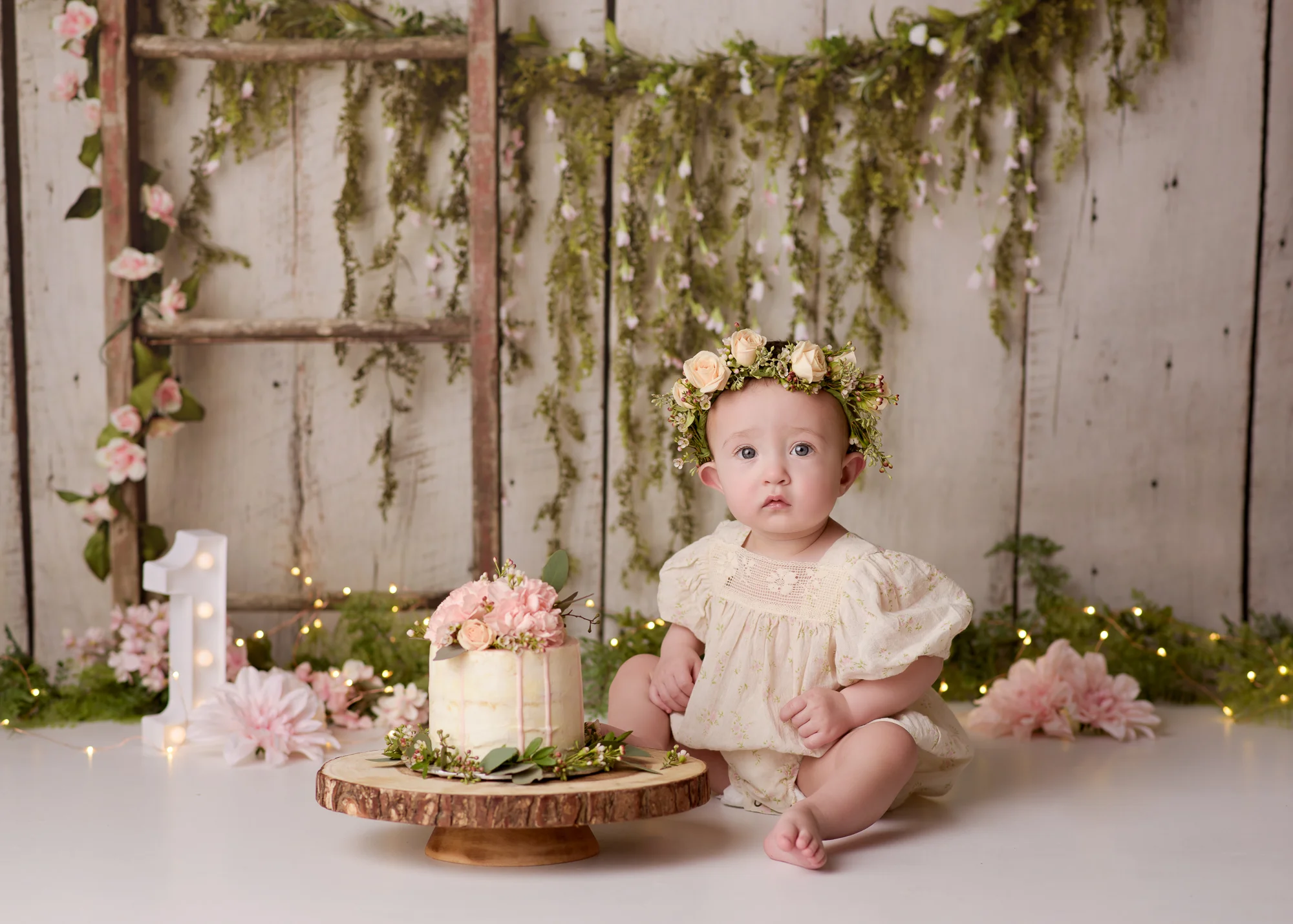amanda dams photography cake smash minimalist green
