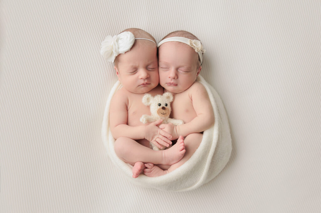 Amanda Dams Photography Newborn Twins Emma Sophia 19 Amanda Dams Photography Newborn Twins Emma Sophia 19
