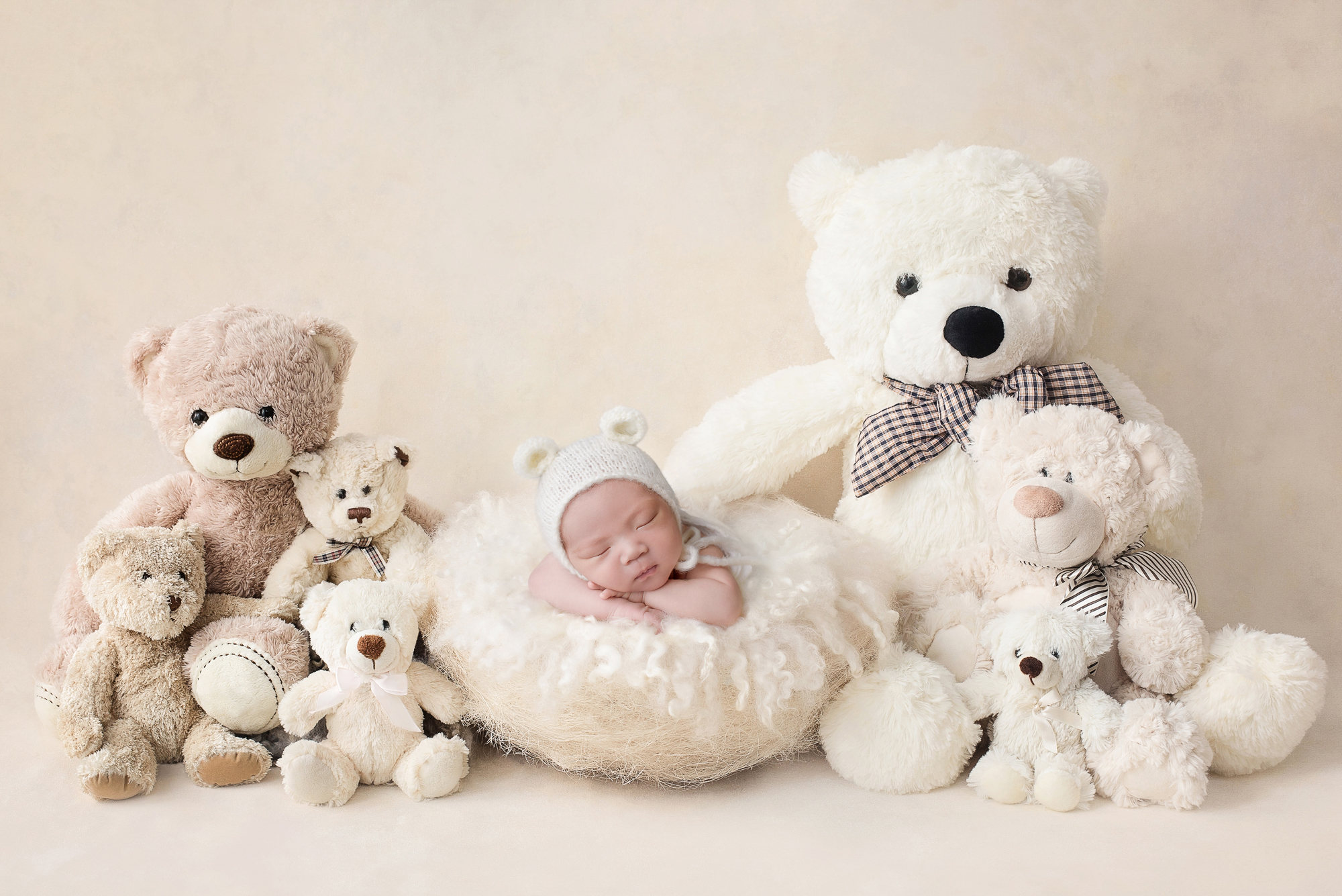 Amanda Dams Newborn Photography Baby With Teddy Bears