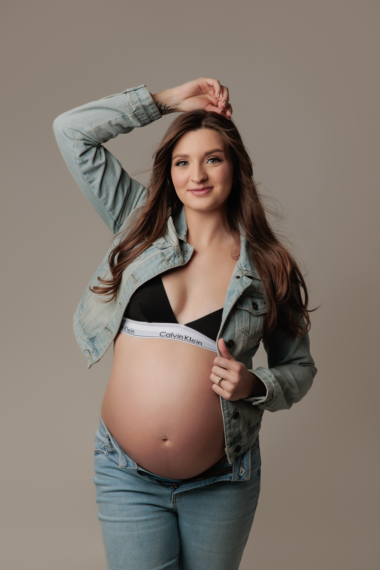 Maternity Photography Session Amber by Amanda Dams in Calgary