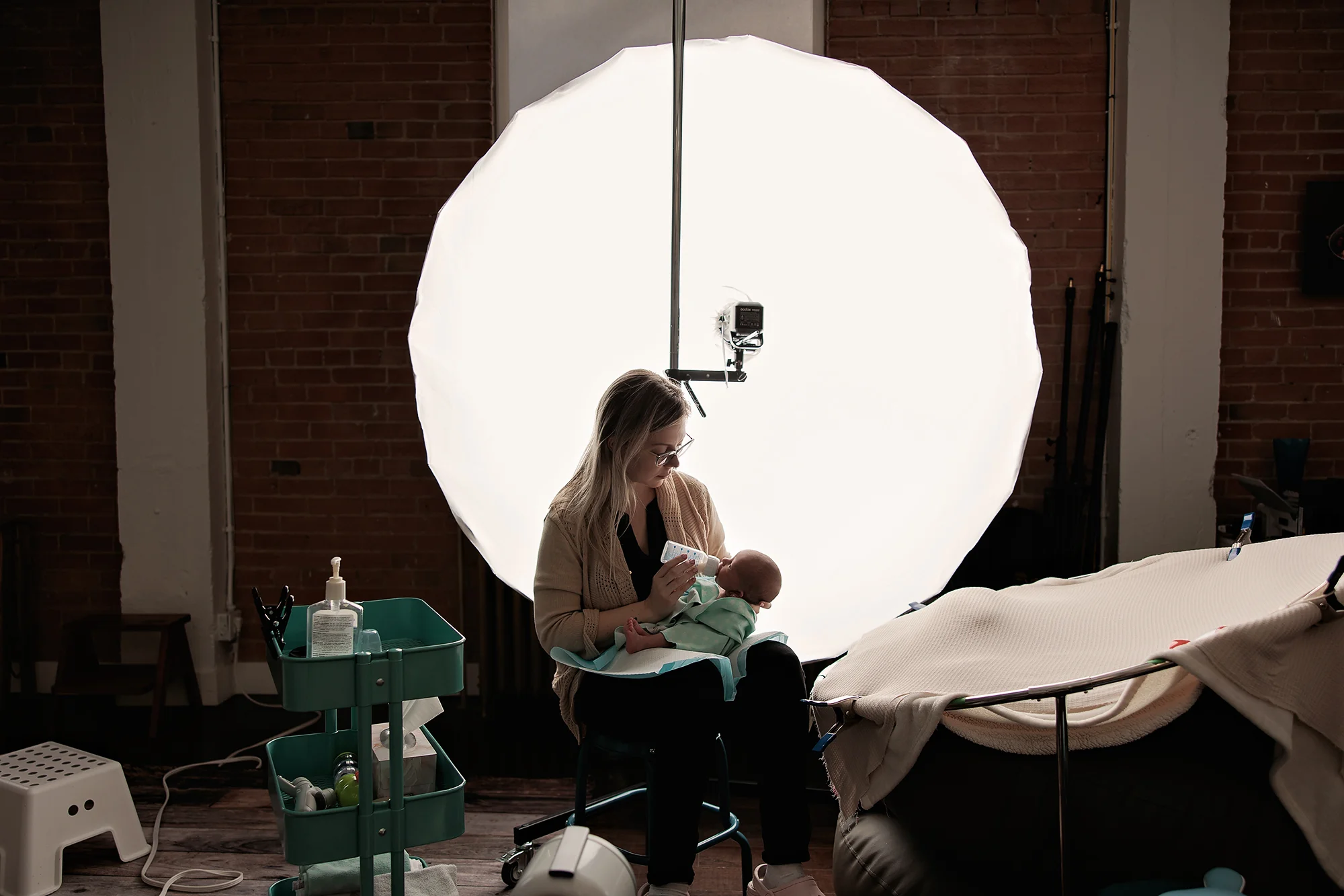Behind The Scenes Newborn Photo Session Amanda Dams Low Behind The Scenes Newborn Photo Session Amanda Dams Low