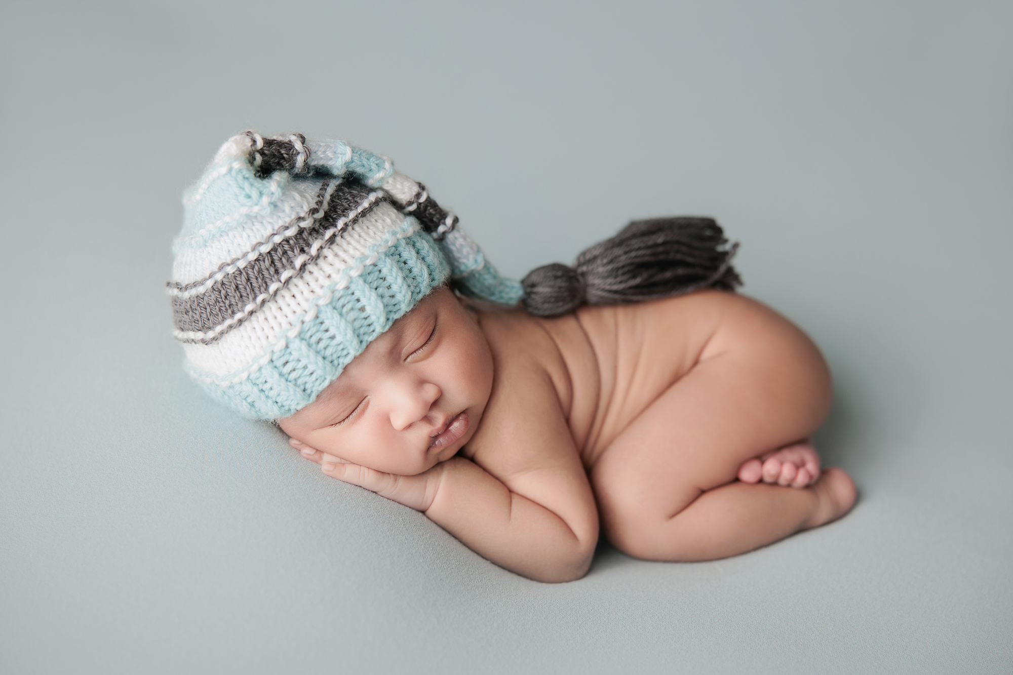 Newborn Photography in Calgary by Amanda Dams Photography