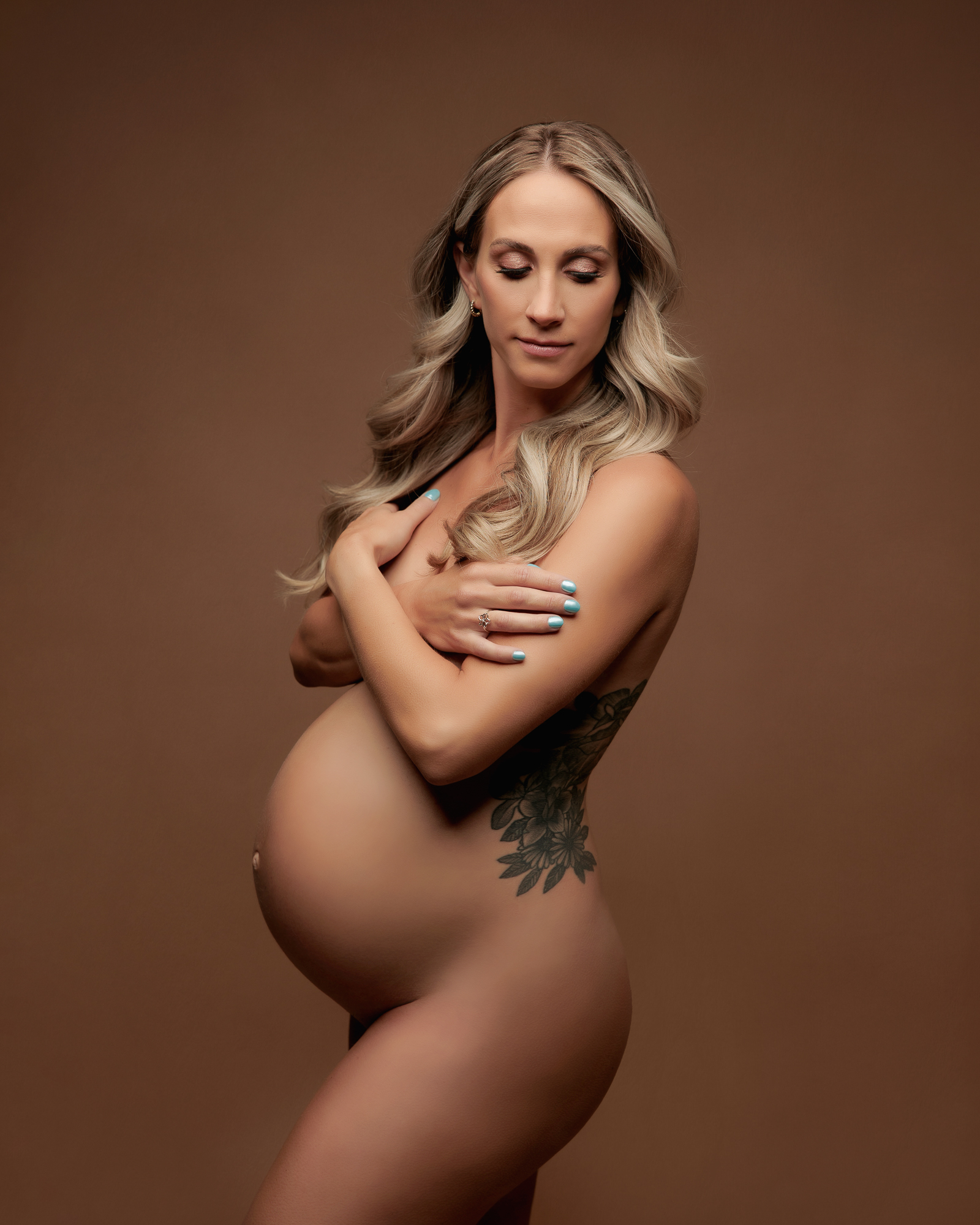 Maternity photoshoot by Amanda Dams Photography in Calgary