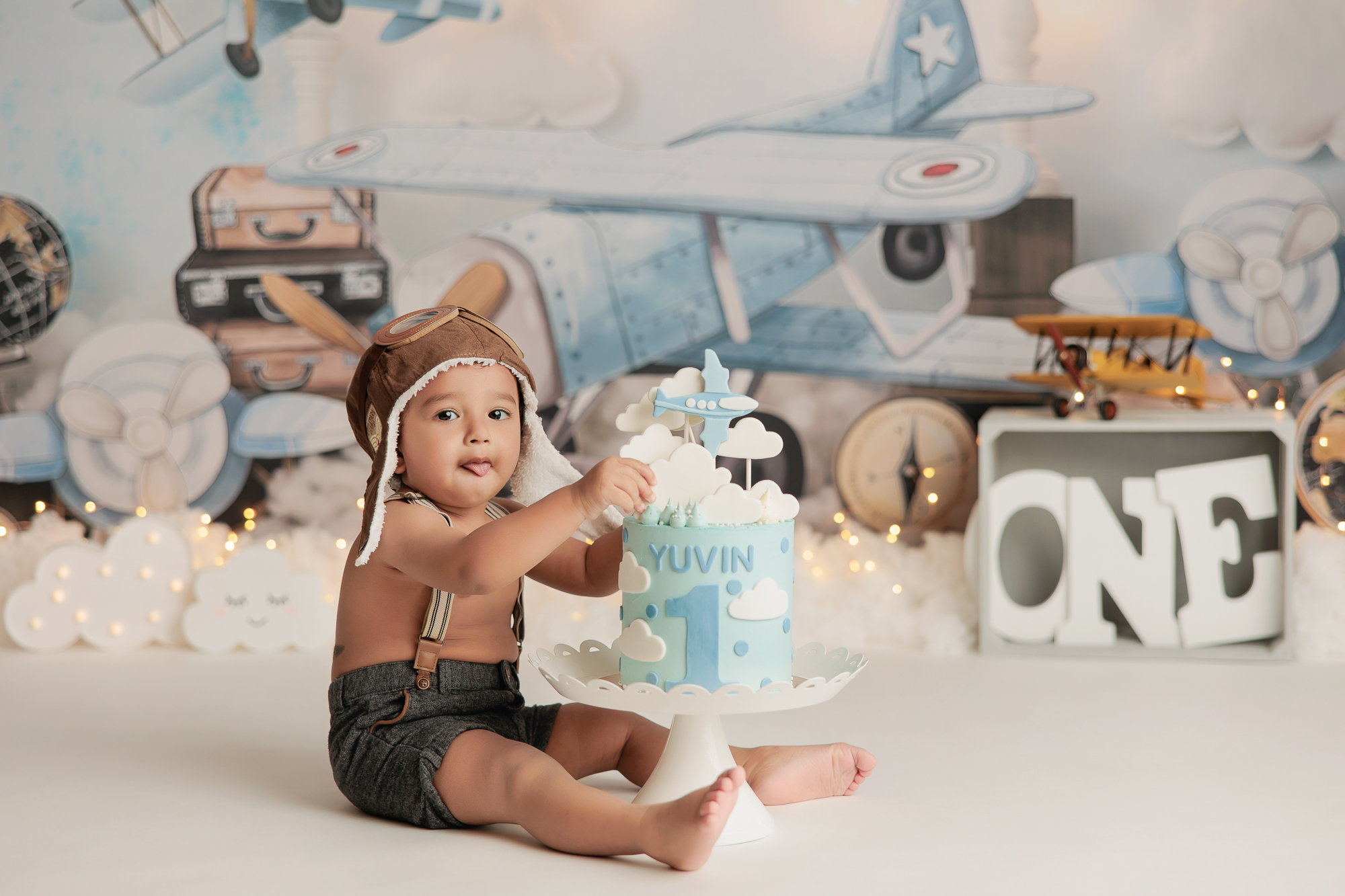 Amanda Dams Photography Cake Smash Yuvin 17 Amanda Dams Photography Cake Smash Yuvin 17