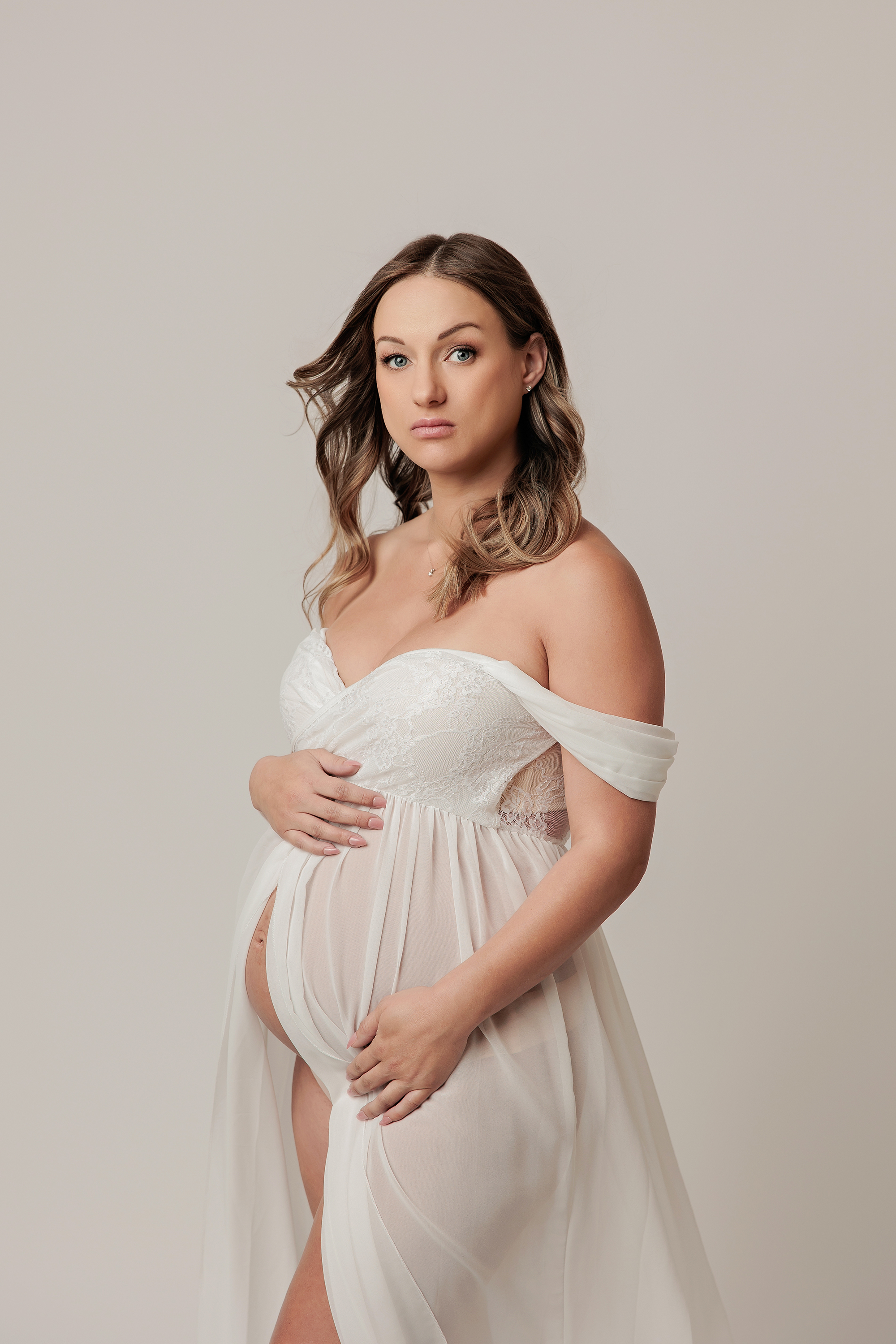 Amanda Dams maternity photography white gown